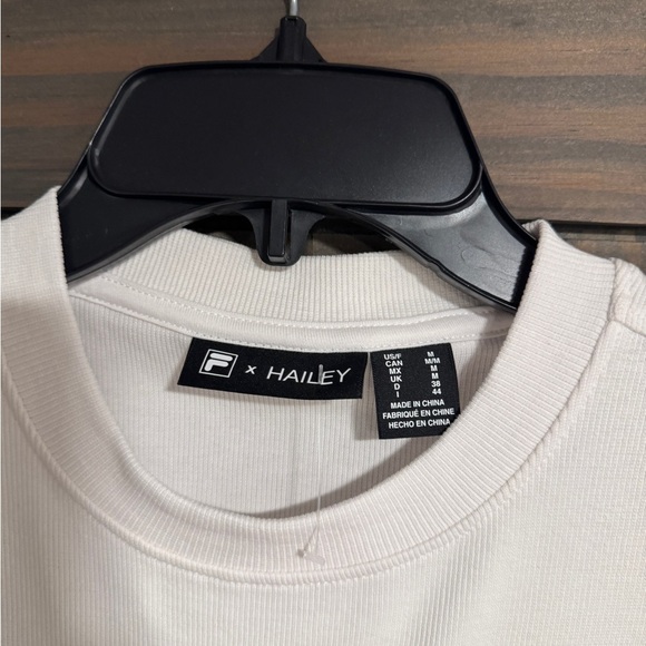 FILA Hailey Bieber White Crop Tee M - Picture 4 of 5